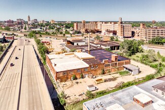 Plus de détails pour 2600 E Grand Blvd, Detroit, MI - Industriel/Logistique à vendre