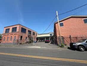 310 E Washington Ave, Bridgeport, CT à louer Photo intérieure– Image 2 sur 4