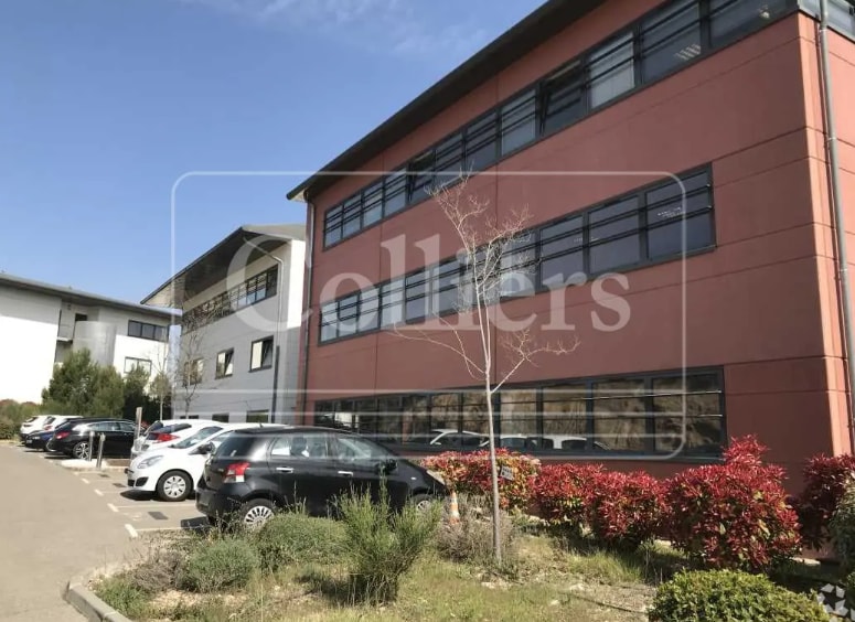 380 Avenue Archimède, Aix-en-Provence à louer - Photo de l’immeuble – Image 2 sur 2