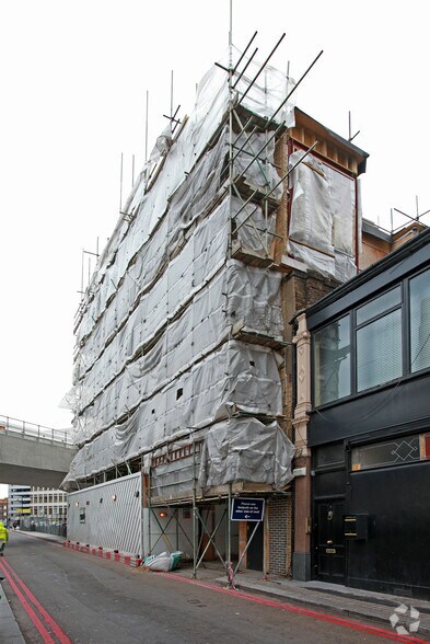 Holywell Ln, Londres à louer - Photo de l’immeuble – Image 1 sur 7