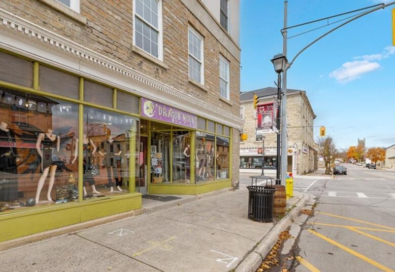 2 Gore St E, Perth, ON à vendre - Photo de l’immeuble – Image 3 sur 7