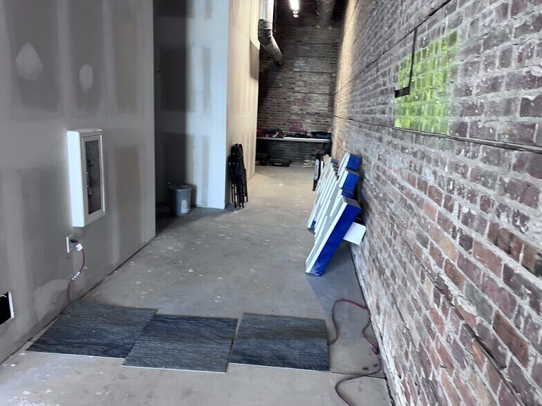 2144 W Main St, Tampa, FL à louer - Photo intérieure – Image 3 sur 4