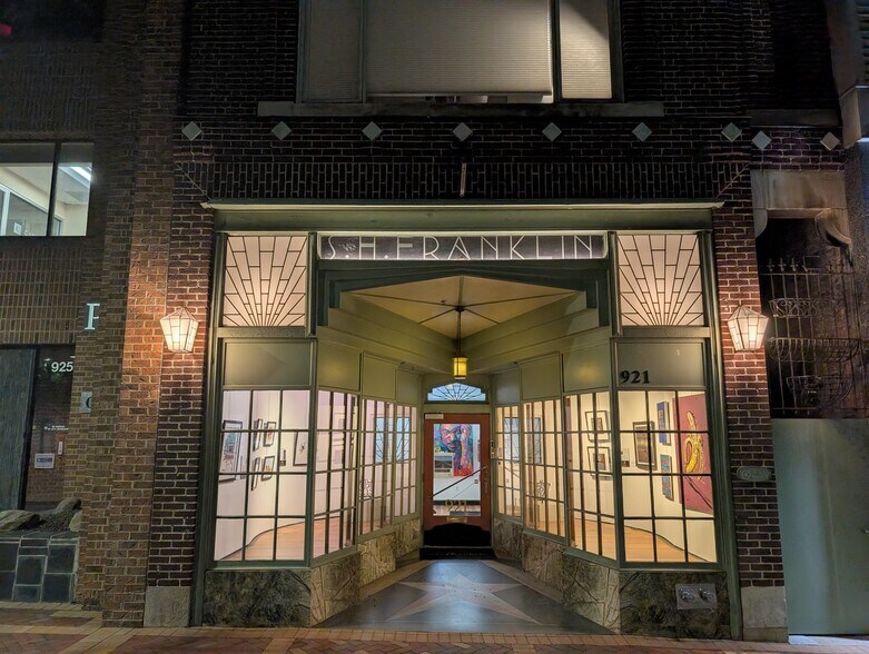 921 Main St, Lynchburg, VA à louer - Photo de l’immeuble – Image 3 sur 22