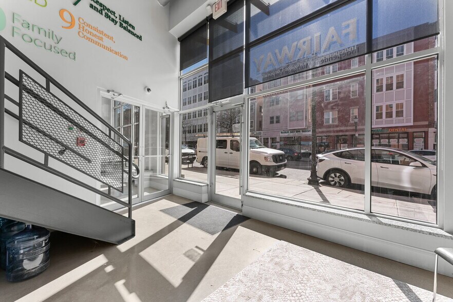 380 W Broadway, Boston, MA à louer - Photo de l’immeuble – Image 3 sur 5