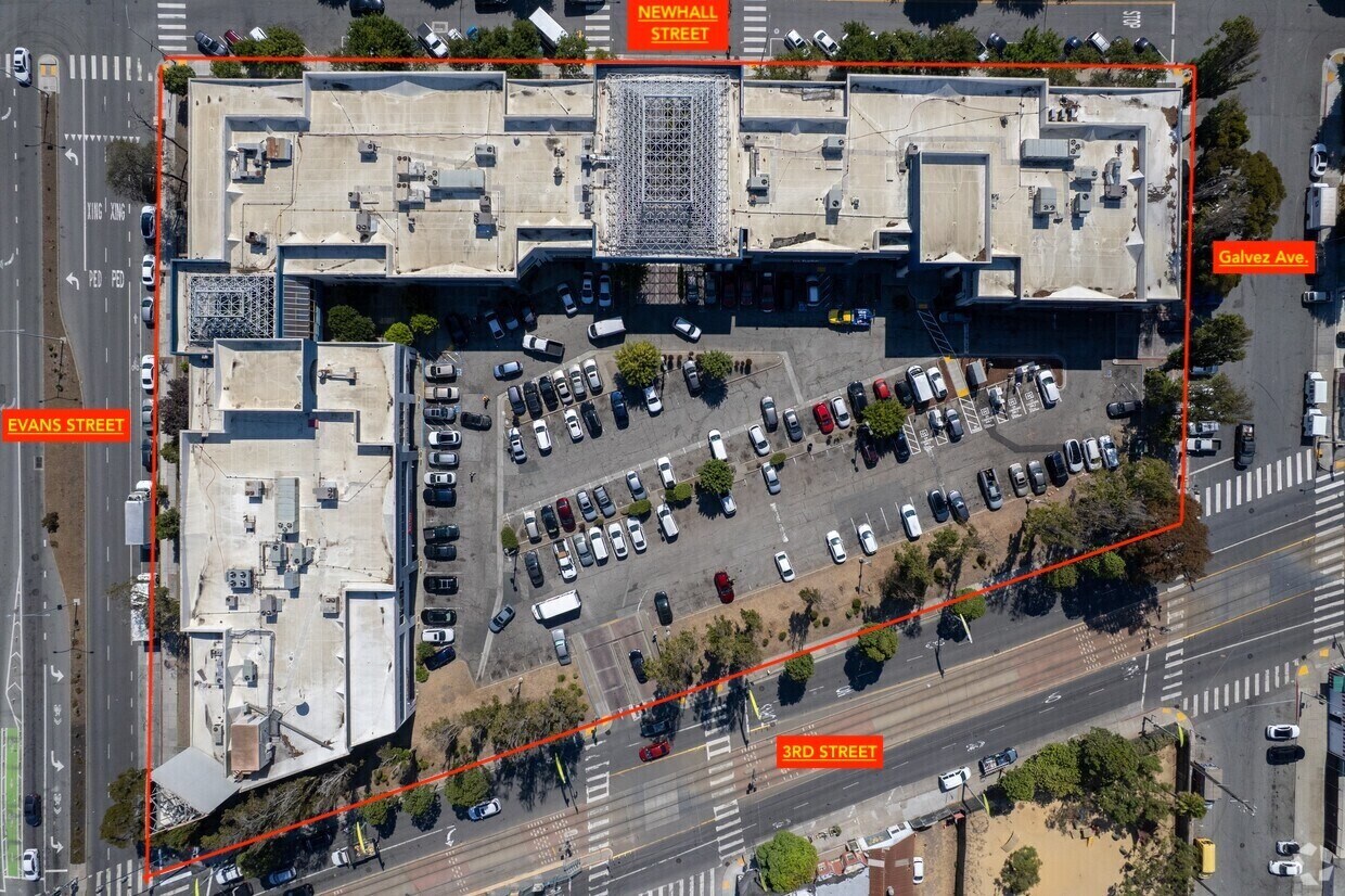 3801 3rd St, San Francisco, CA à louer Photo de l’immeuble– Image 1 sur 12