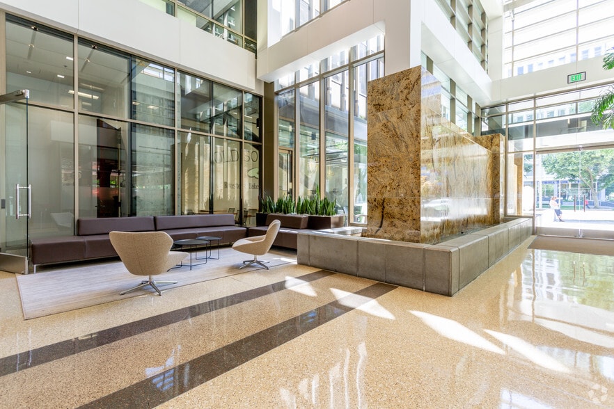 555 Capitol Mall, Sacramento, CA à louer - Photo intérieure – Image 3 sur 17