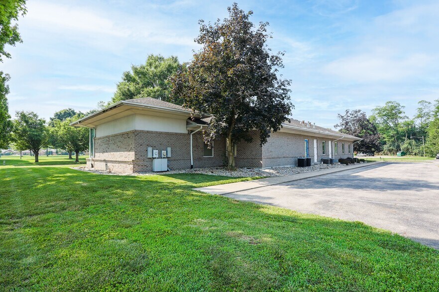 5963 Kentshire Dr, Kettering, OH à vendre - Photo de l’immeuble – Image 3 sur 37