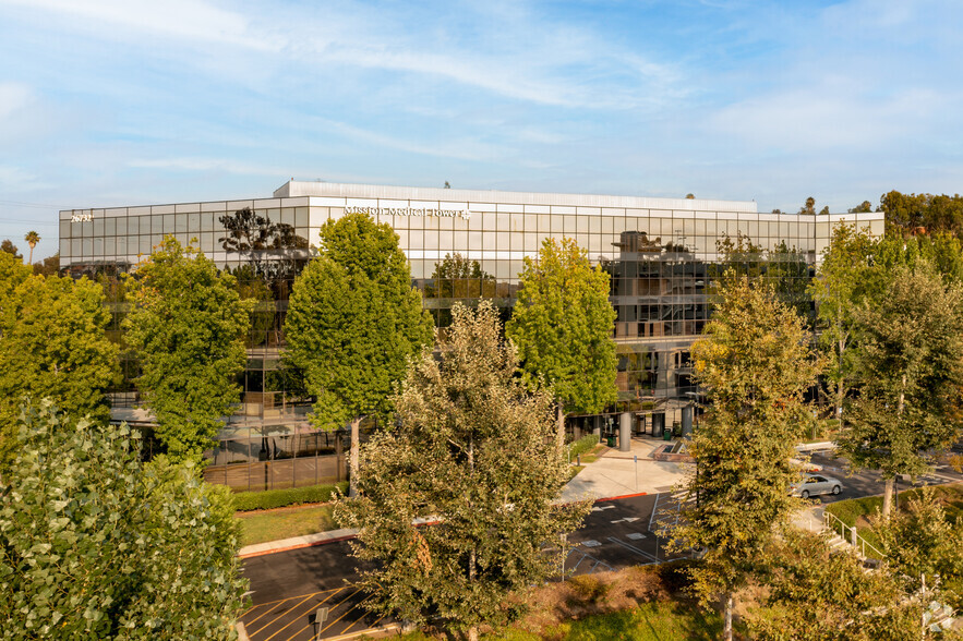 26732 Crown Valley Pkwy, Mission Viejo, CA à louer - Photo principale – Image 1 sur 2
