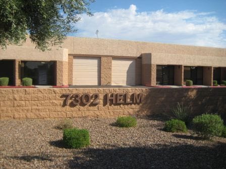 7302 E Helm Dr, Scottsdale, AZ à louer - Photo de l’immeuble – Image 3 sur 12