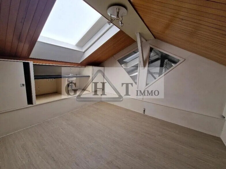 Industriel/Logistique dans Drancy à vendre - Photo de l’immeuble – Image 1 sur 9