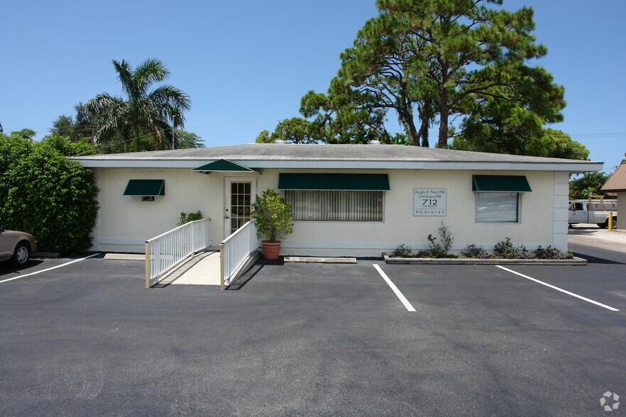 712 The Rialto, Venice, FL à louer - Photo de l’immeuble – Image 2 sur 4