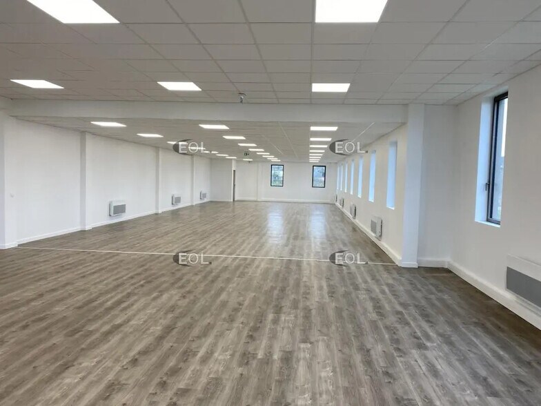 10 Boulevard De La Communauté, Buchelay à louer - Photo de l’immeuble – Image 2 sur 9