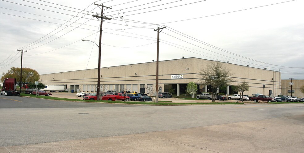 1375 Avenue S, Grand Prairie, TX à louer - Photo de l’immeuble – Image 3 sur 6