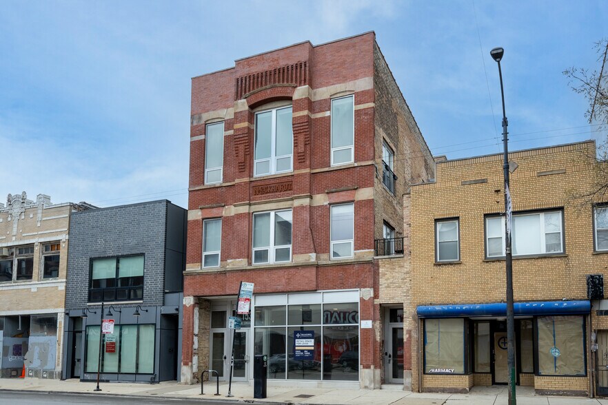 1532 W Chicago Ave, Chicago, IL à vendre - Photo de l’immeuble – Image 2 sur 9