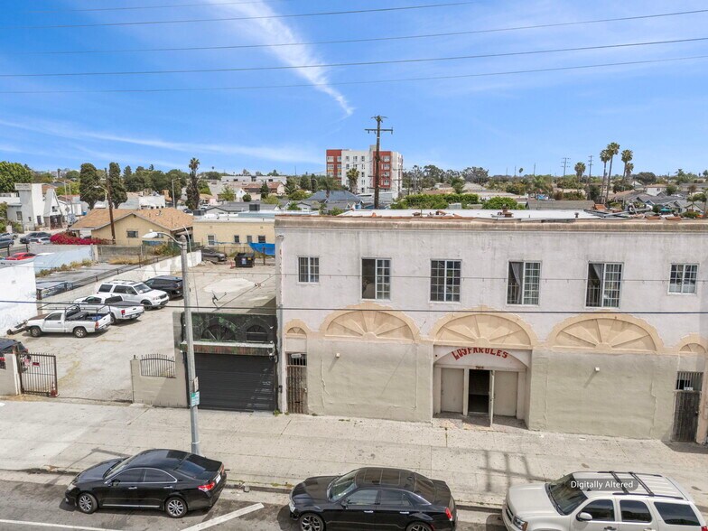 7916 S Central Ave, Los Angeles, CA à vendre - Photo de l’immeuble – Image 2 sur 23