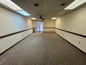 12284 Warwick Blvd, Newport News, VA à louer Hall d’entrée– Image 1 sur 6