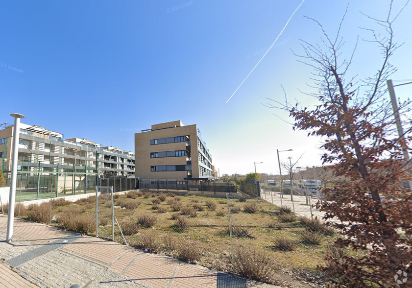 Terrain dans San Sebastián de los Reyes, Madrid à vendre - Photo de l’immeuble – Image 2 sur 3