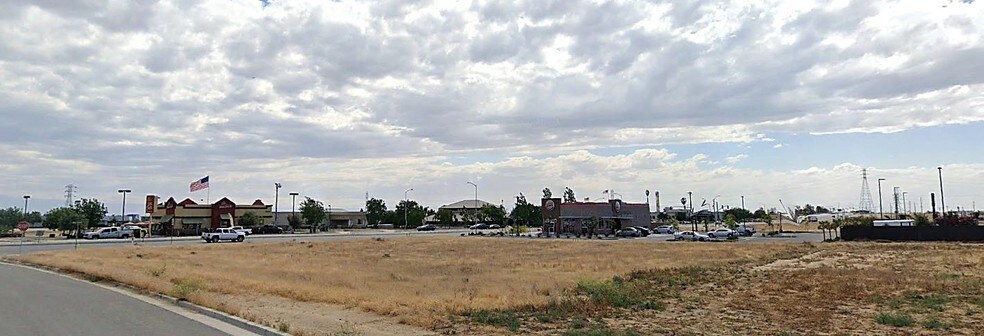 Merle Haggard Dr, Bakersfield, CA à louer - Autre – Image 2 sur 4