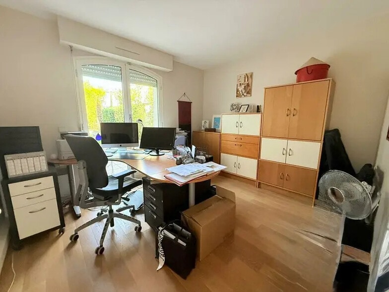 Bureau dans Saint-Maur-des-Fossés à louer - Photo de l’immeuble – Image 2 sur 5