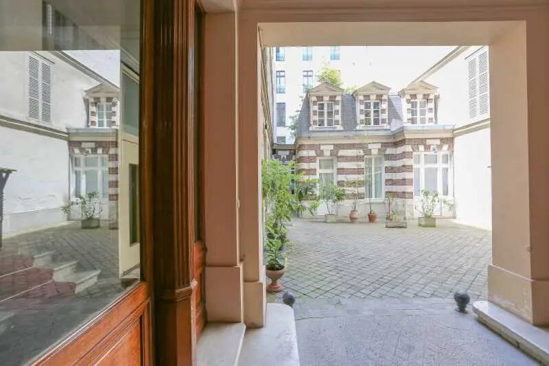 Bureau dans Paris à louer - Photo de l’immeuble – Image 1 sur 11