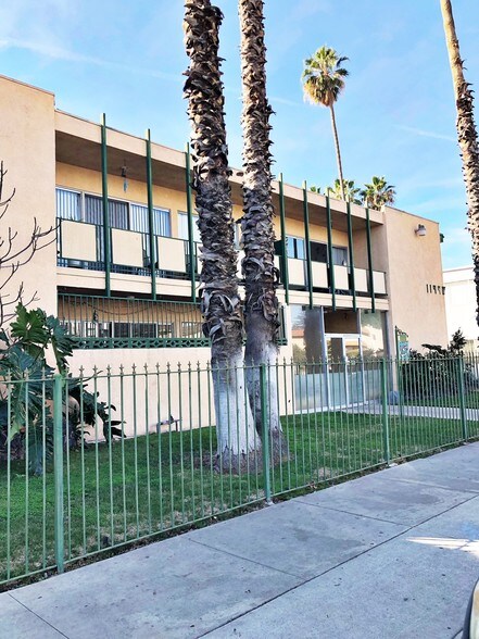 11940 Burbank Blvd, Valley Village, CA à vendre - Autre – Image 3 sur 52