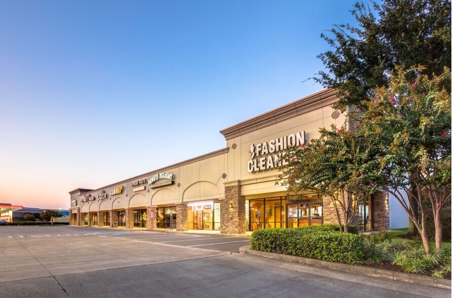 8925 Fallbrook Dr, Houston, TX à louer - Photo de l’immeuble – Image 2 sur 3