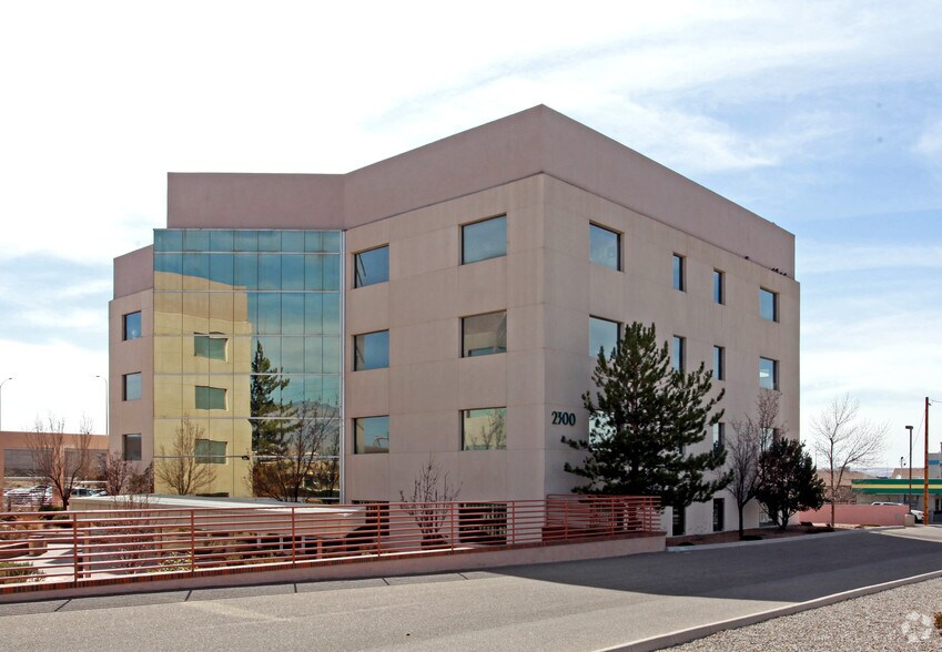 2300 Menaul Blvd NE, Albuquerque, NM à vendre - Photo de l’immeuble – Image 3 sur 6