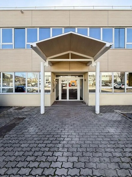 99 Avenue Ibrahim Ali ( 1977-1995), Marseille à louer - Photo de l’immeuble – Image 3 sur 14