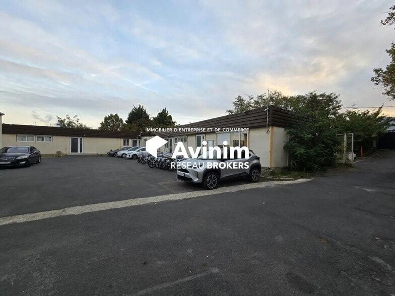 Local d’activités dans Argenteuil à louer - Photo de l’immeuble – Image 3 sur 10