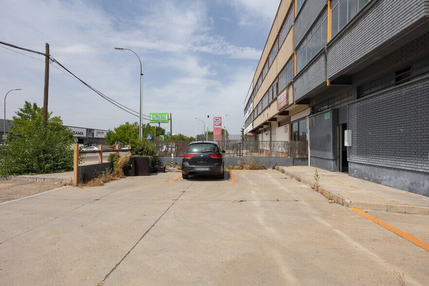 Avenida de Castilla, 9, San Fernando de Henares, Madrid à vendre - Photo de l’immeuble – Image 3 sur 3