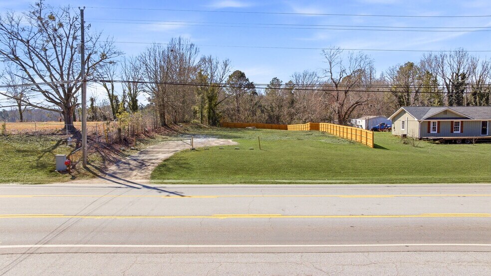 5323 Thompson Bridge Rd, Murrayville, GA à vendre - Photo de l’immeuble – Image 3 sur 29