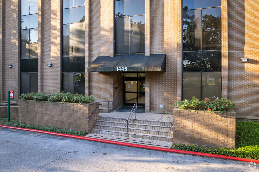 1445 North Loop W, Houston, TX à louer - Photo de l’immeuble – Image 3 sur 4