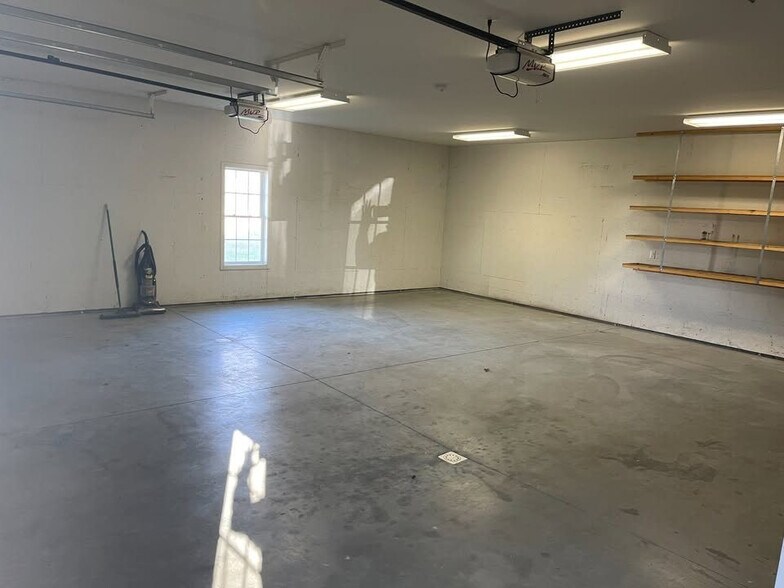 1175 E Main St, Mount Joy, PA à louer - Photo de l’immeuble – Image 3 sur 14