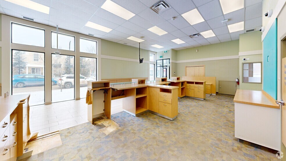 10303 107th Ave NW, Edmonton, AB à louer - Numérisation 3D Matterport – Image 2 sur 18