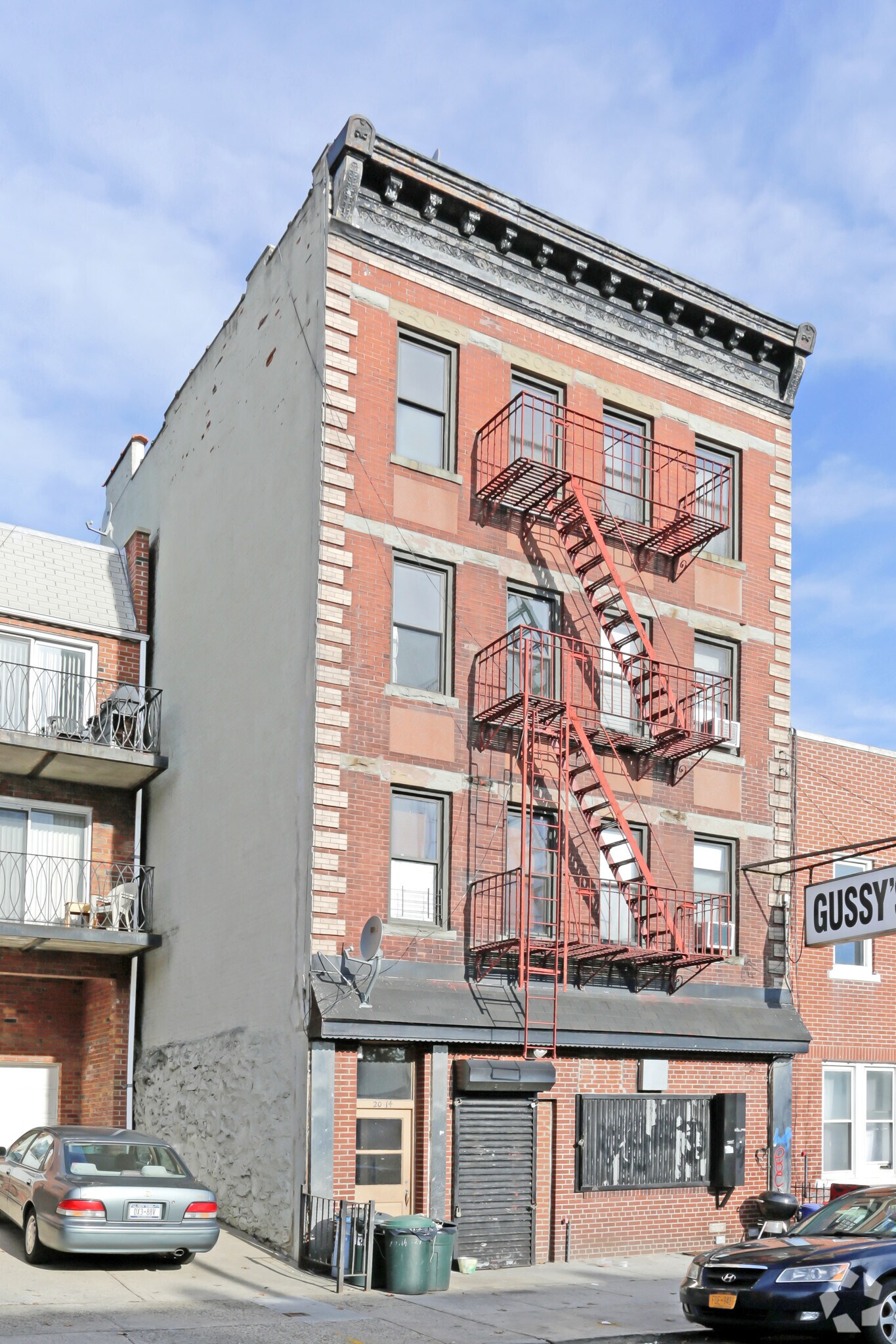 20-14 29th St, Astoria, NY à vendre Photo de l’immeuble– Image 1 sur 17