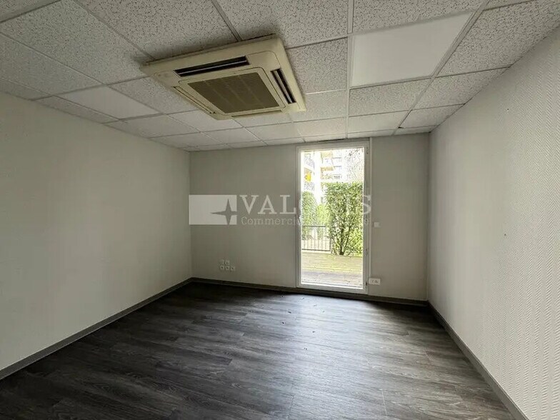 Bureau dans Lyon à louer - Photo de l’immeuble – Image 3 sur 8