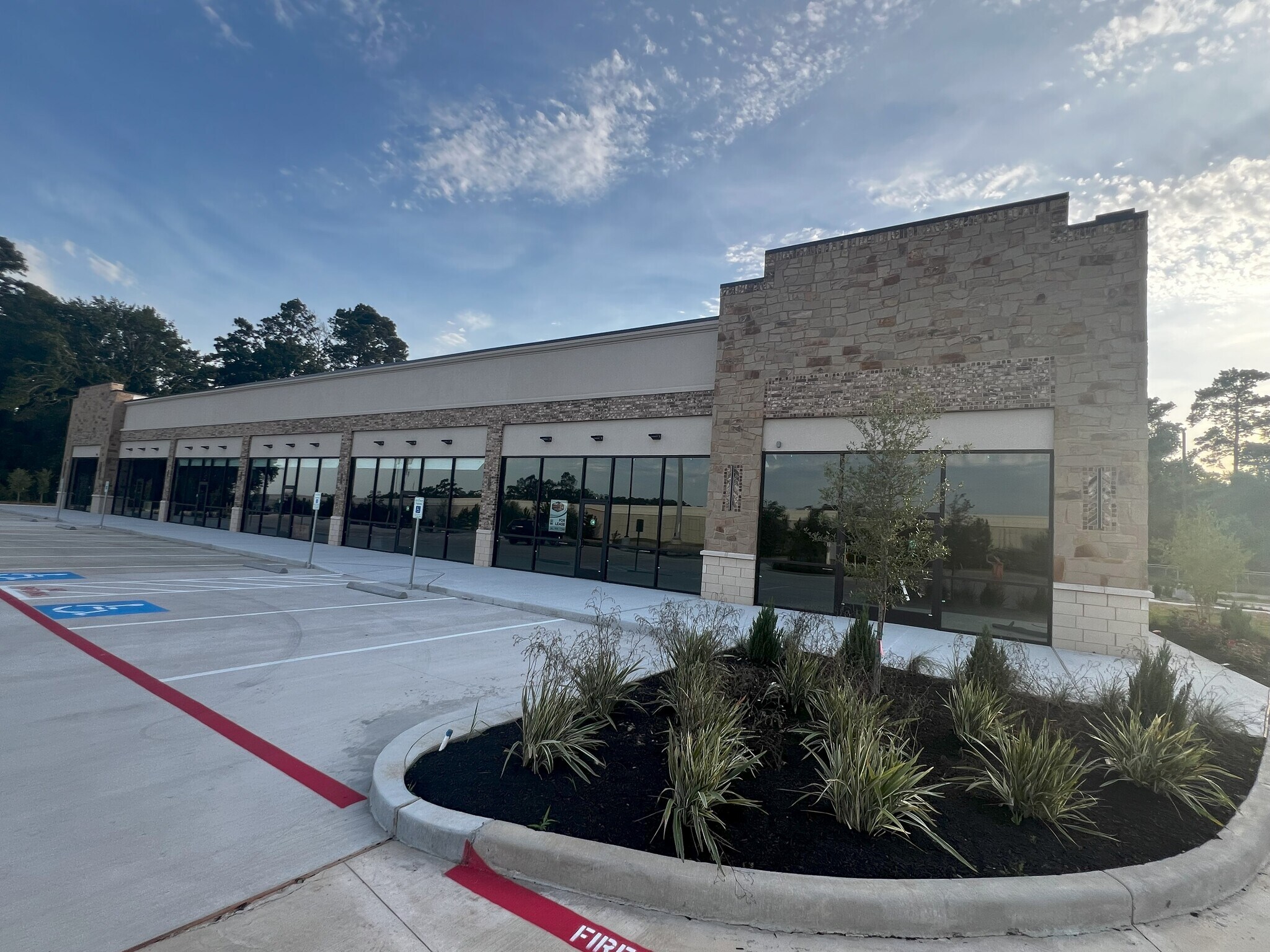 29707 Tomball Parkway, Tomball, TX à louer Photo de l’immeuble– Image 1 sur 8