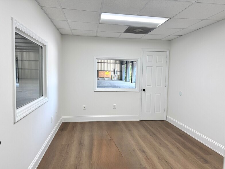 6643 Jet Park Dr, North Charleston, SC à louer - Photo intérieure – Image 3 sur 23