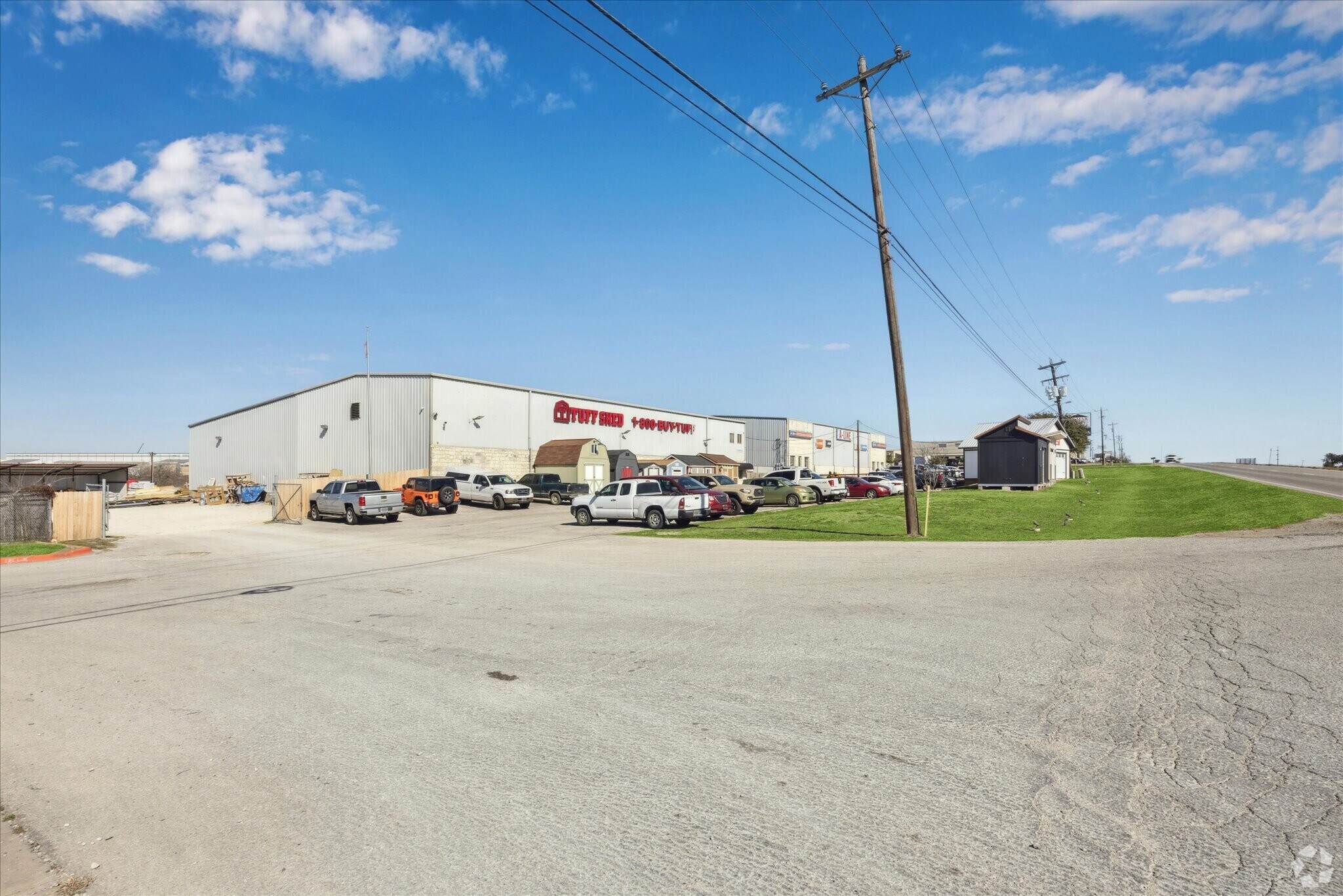 16806 I-35 S, Buda, TX à louer Photo principale– Image 1 sur 14