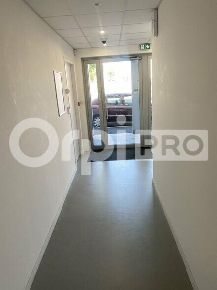 Bureau dans Montauban à louer - Hall d’entrée – Image 3 sur 7