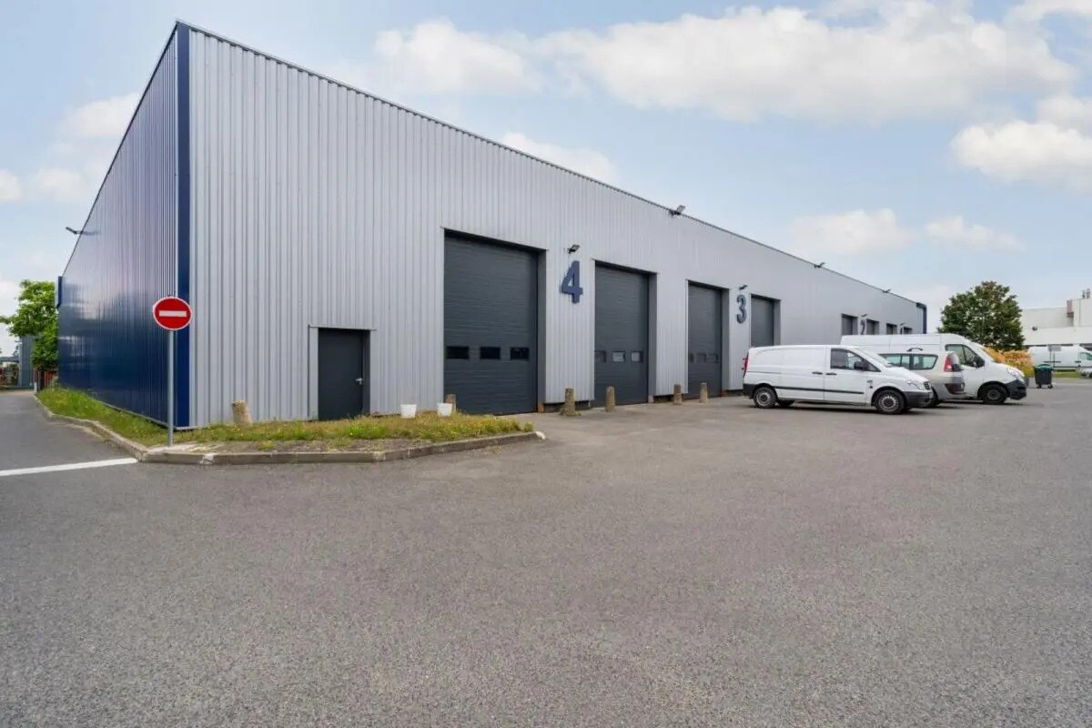 Industriel/Logistique dans SAINT-OUEN-L'AUMONE à louer Photo de l’immeuble– Image 1 sur 10