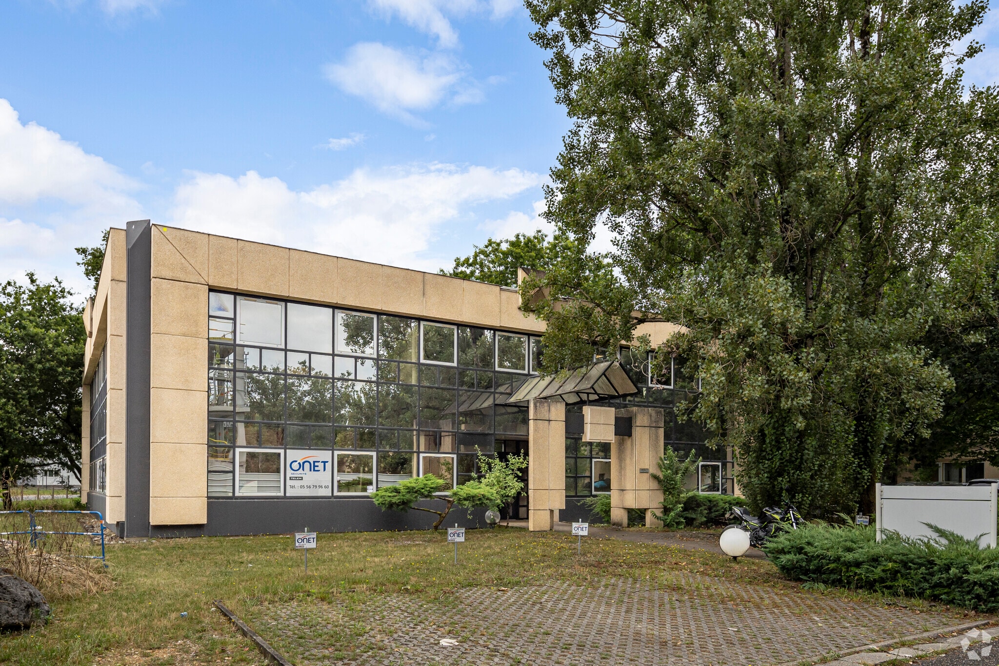 9 Avenue Léonard De Vinci, Pessac à louer Photo principale– Image 1 sur 9