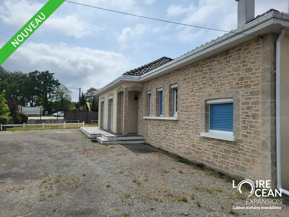 Bureau dans Saint-Hilaire-de-Chaléons à louer Photo de l’immeuble– Image 1 sur 7