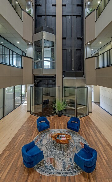 2929 Briarpark Dr, Houston, TX à vendre - Hall d’entrée – Image 3 sur 20