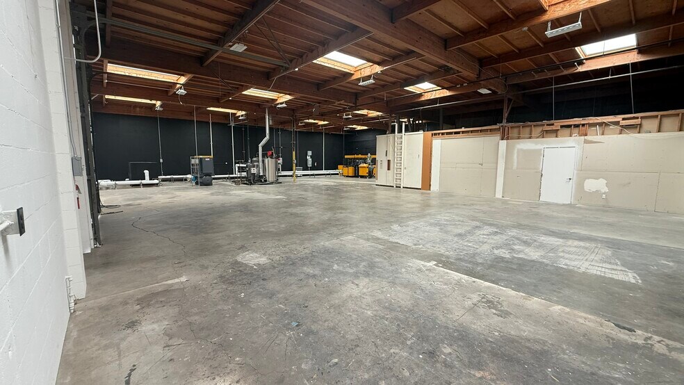 2005 Palma Dr, Ventura, CA à louer - Photo de l’immeuble – Image 3 sur 6