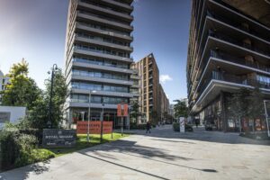 Plus de détails pour 13 Royal Crest Av, Londres - Local commercial à louer