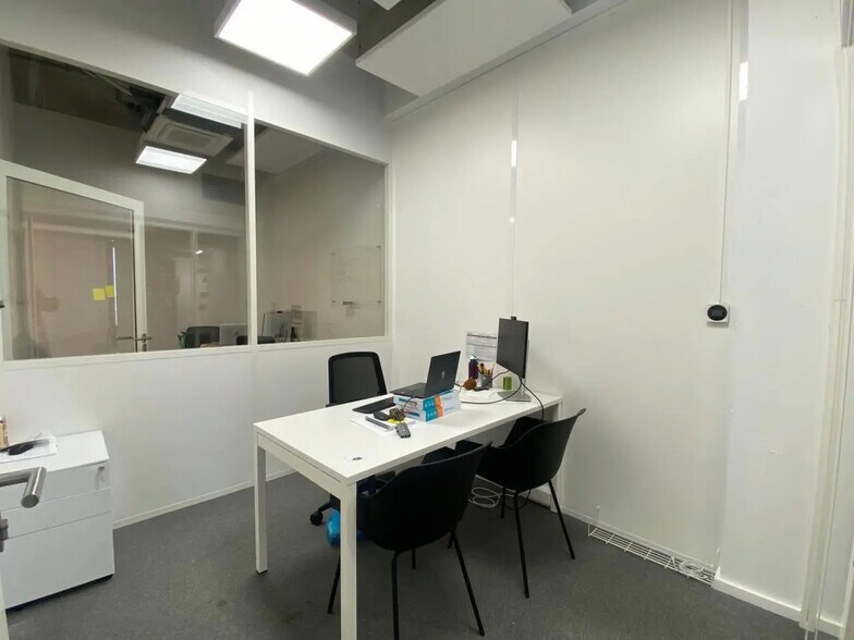 Bureau dans Bordeaux à louer - Photo de l’immeuble – Image 3 sur 11