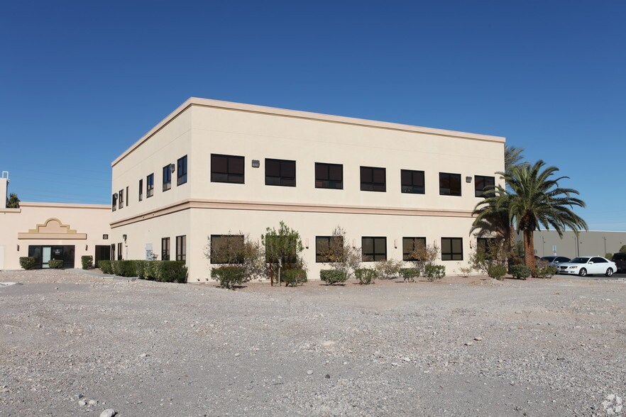 2575 Montessouri St, Las Vegas, NV à louer - Photo de l’immeuble – Image 3 sur 47