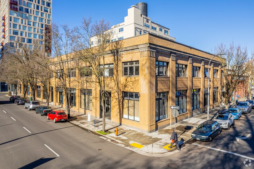 555 NW Park Ave, Portland, OR à louer - Photo de l’immeuble – Image 2 sur 40