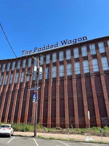 61 State St, Paterson, NJ à vendre - Photo de l’immeuble – Image 2 sur 6